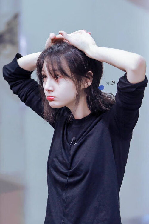 开云·体育官方网站入口-《电竞装备升级：硬核玩家首选的硬件推荐》，电竞装备 性价比